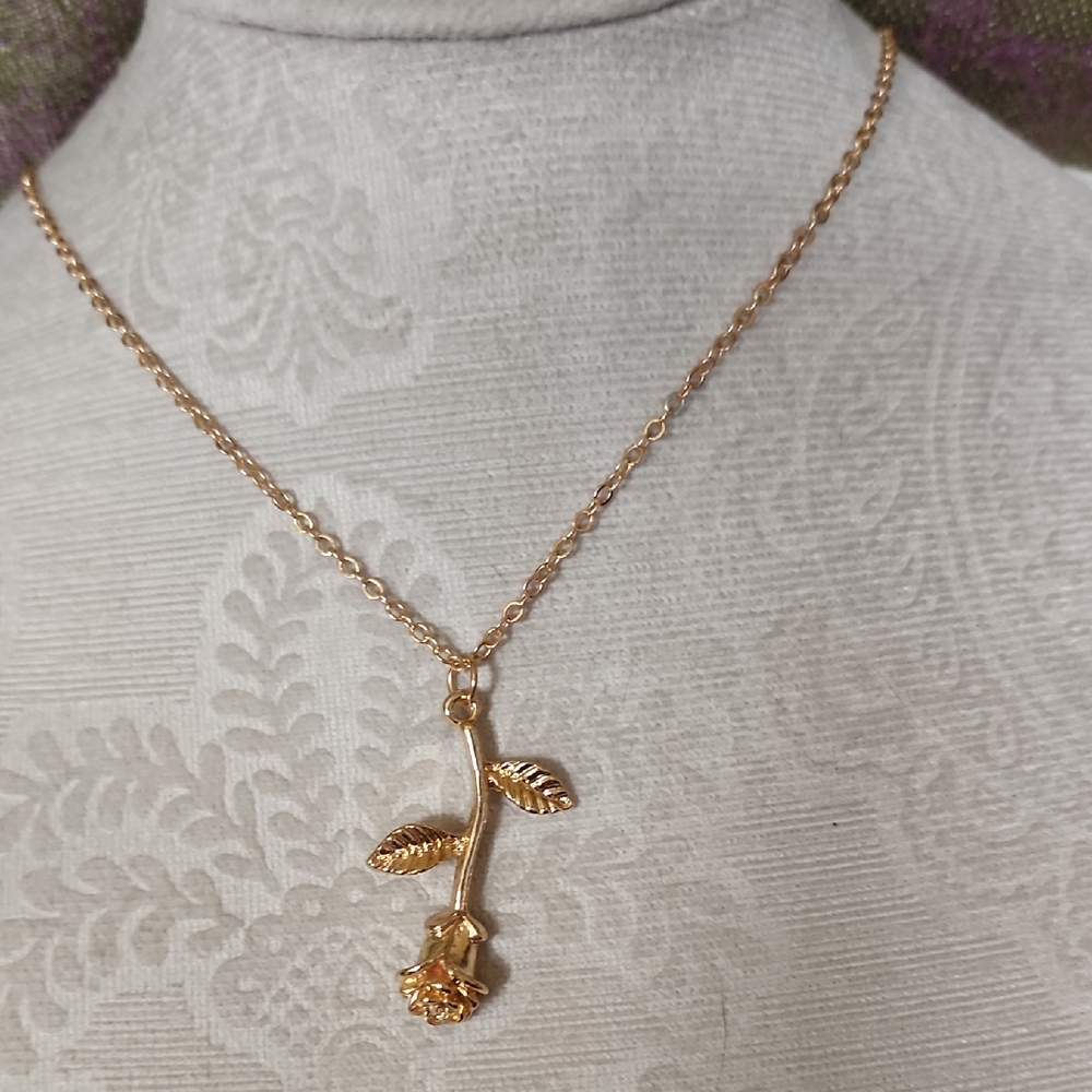 Rose Necklace NWOT